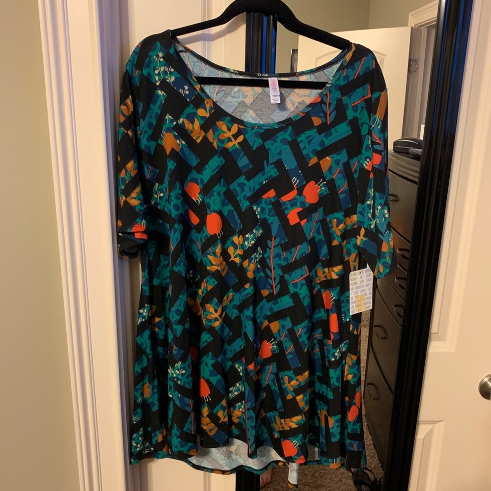 3 XL LuLaRoe Perfect T